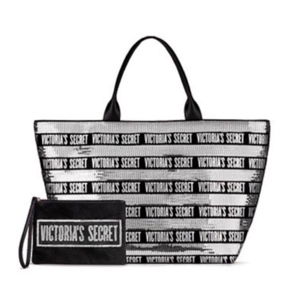 Victoria's Secret Handbags - 🪩Victoria’s Secret🪩Overnight tote weekender bag with matching zip pouch.